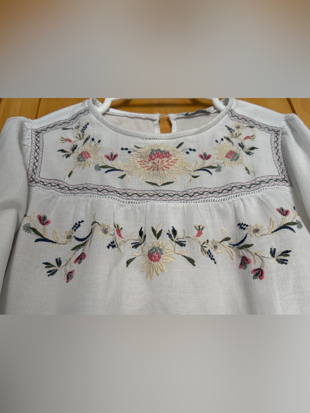 Lucky Brand LA Embroidered Boho Top - Picture 4 of 12